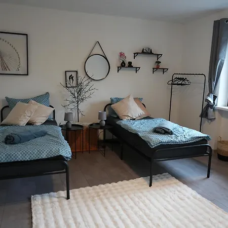 Gemuetliche 80 Qm 5 Min Von 아파트